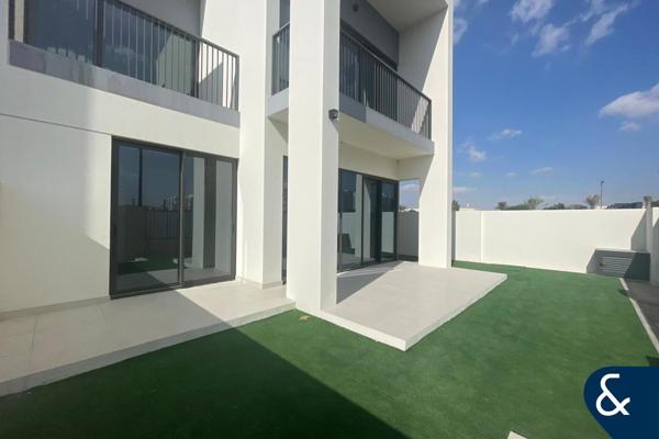 Corner Villa | Close to Pool | Spacious